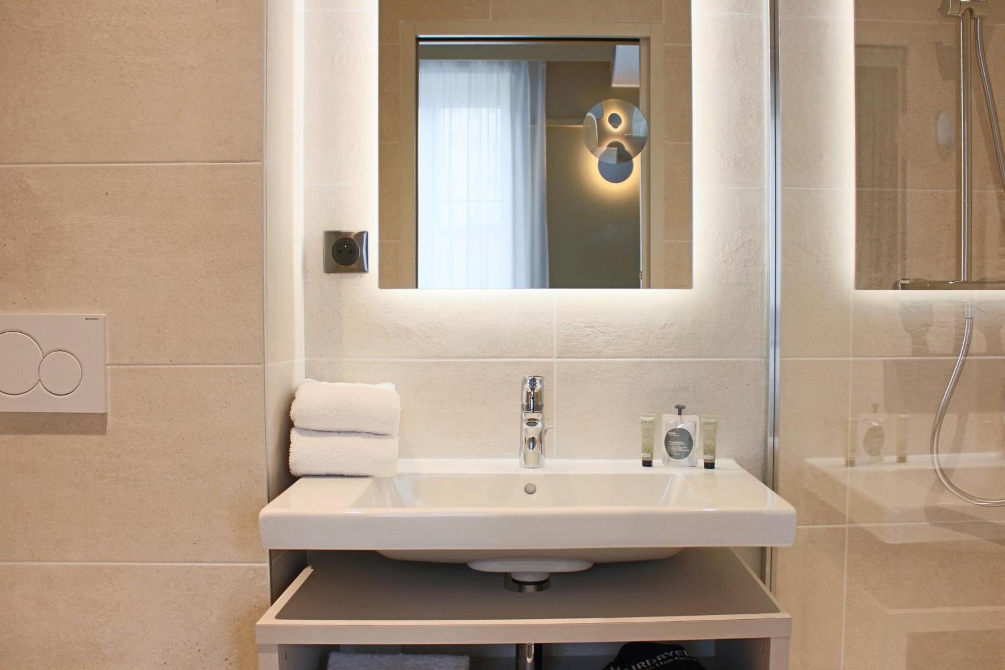 Brit Hotel Limoges Centre Gare Екстериор снимка
